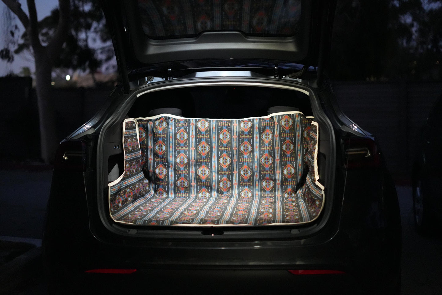 Dog Car Cover, Buckle Free, Headrest Cover, Water-Resistant Material, SUV/Sedan Trunk Cover, Cargo Liner, Universal Back seat, Stylish